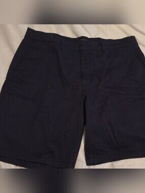 Saks Fifth Avenue Men's Navy Flat-Front Shorts Size 38